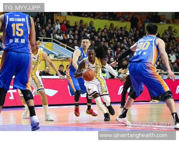 重庆篮球队与广州篮球队实力对比赛后分析及未来展望 重庆篮球队与广州篮球队实力对比赛后分析及未来展望