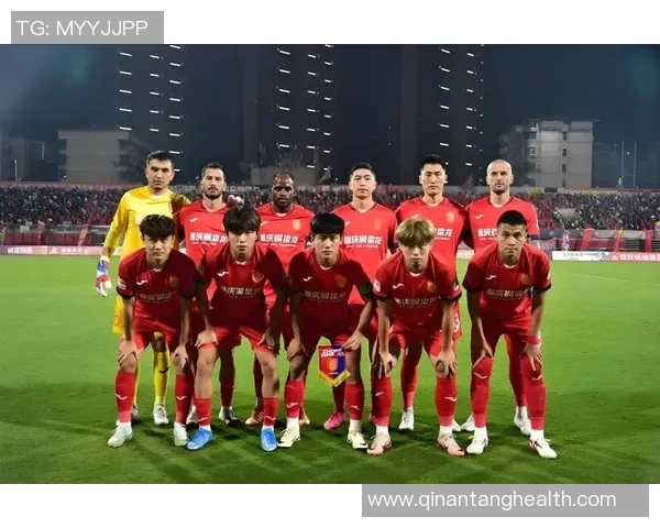 重庆足球队配合模式深度解析与其他球队的对比分析 重庆足球队配合模式深度解析与其他球队的对比分析